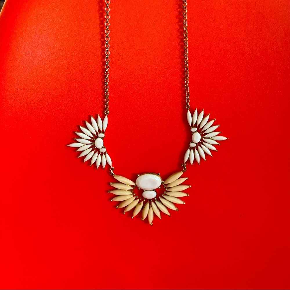 Off White Costume Jewelry Necklace